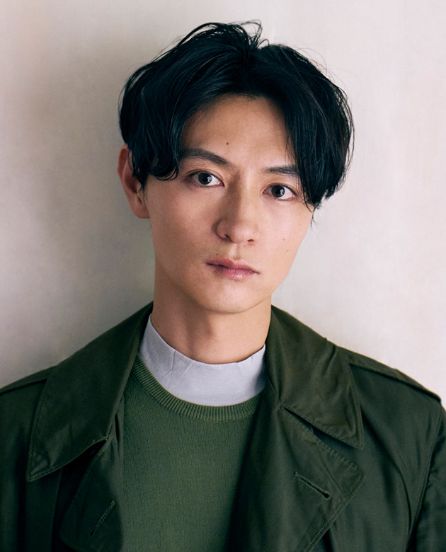 井桁弘恵さんとの熱愛を噂された細田善彦さんの公式写真