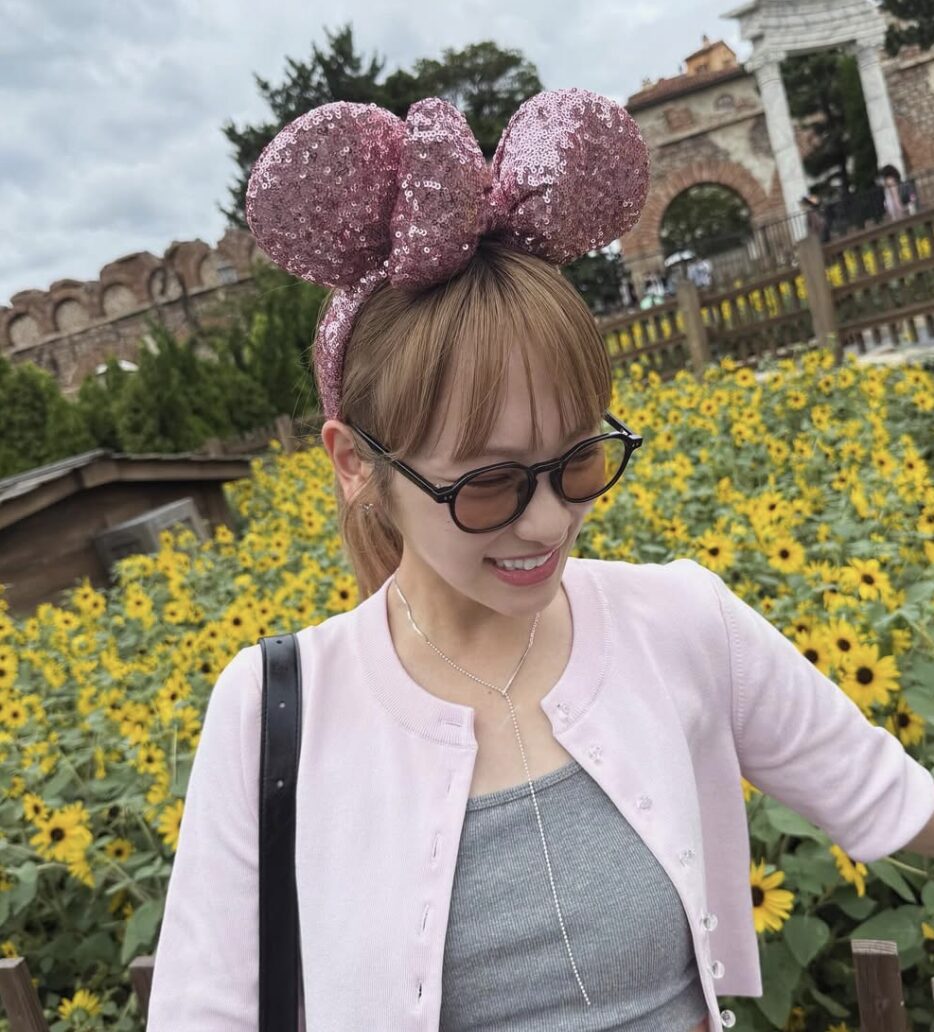 ひまわり畑で笑顔の川栄李奈の写真,子供,性別