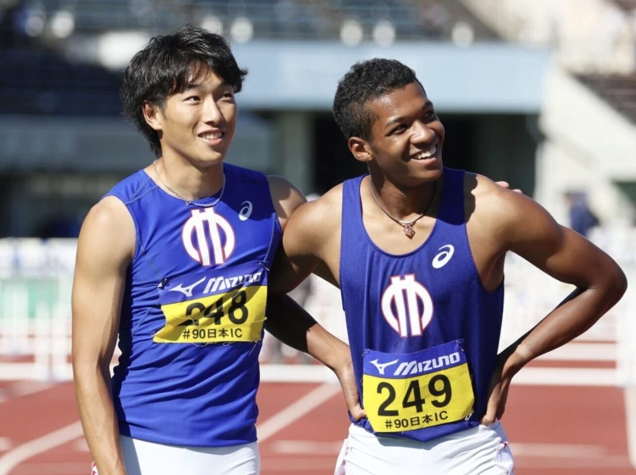 順天堂大学で共に110mHライバルとして戦った村竹ラシッド選手と泉谷駿介選手の写真