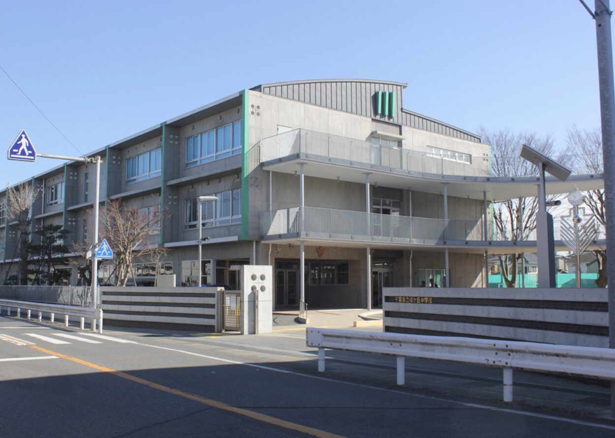 佐藤淑乃はカワイイダケジャ?可愛いだけじゃない!中学の母校の写真